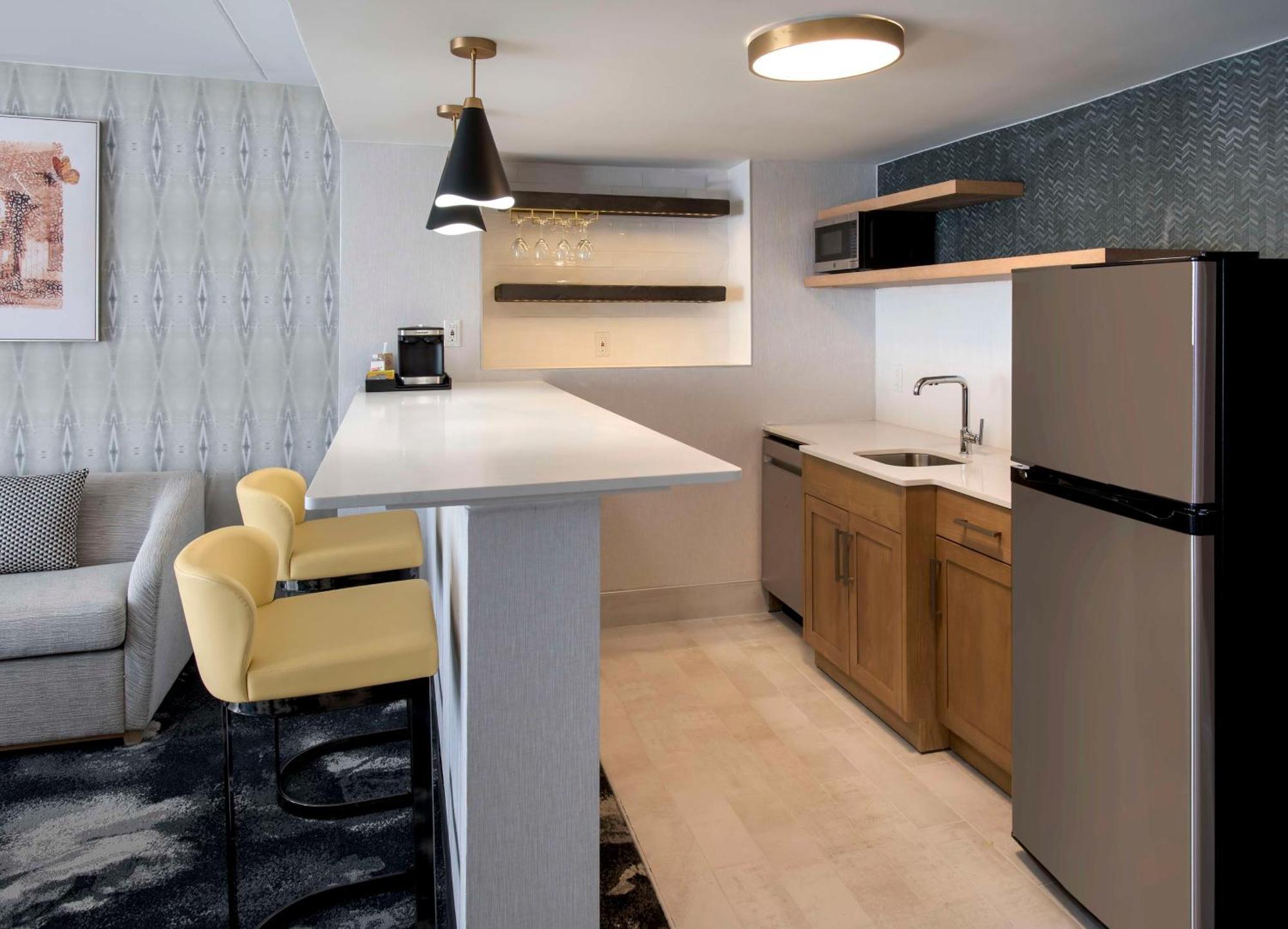 Doubletree By Hilton Poughkeepsie Hotell Exteriör bild