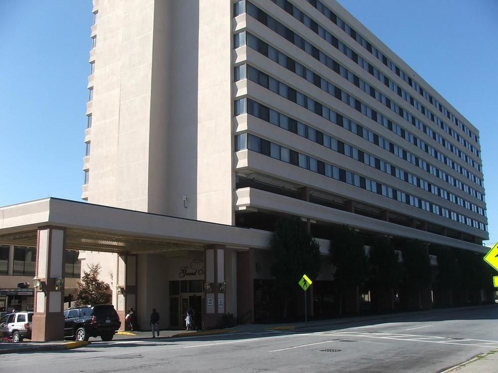 Doubletree By Hilton Poughkeepsie Hotell Exteriör bild